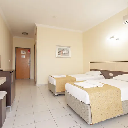 Club Hotel 3*