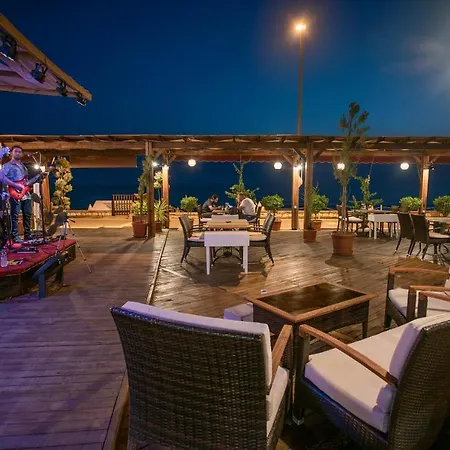 Side Beach Club 3*