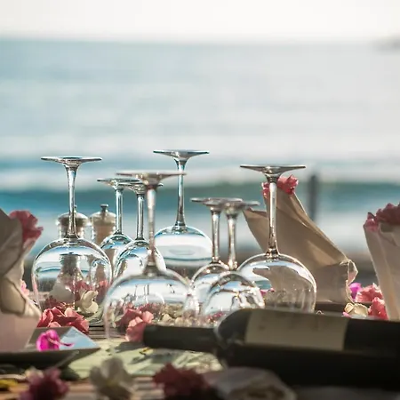 Hotel Side Beach Club