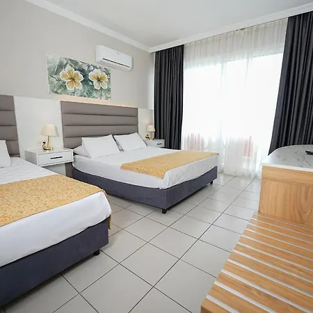 מלון Side Beach Hotel 3*