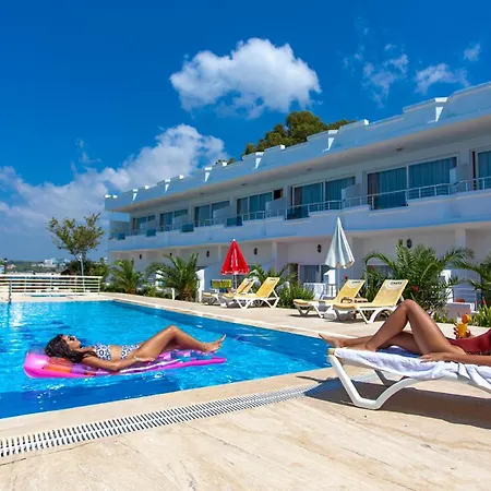 Ξενοδοχείο Club 3*