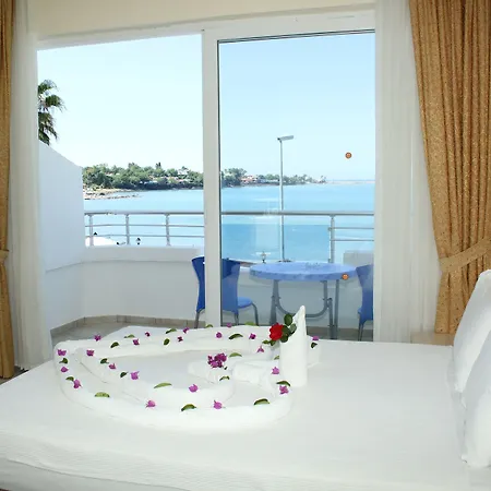 מלון Side Beach Hotel סייד