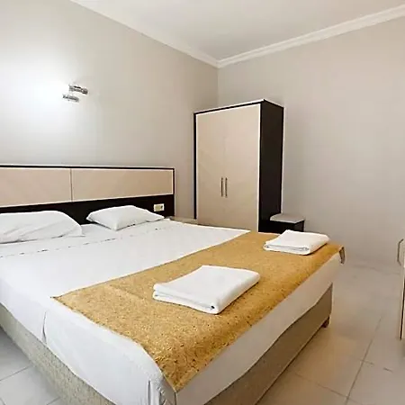 מלון Side Beach Hotel סייד