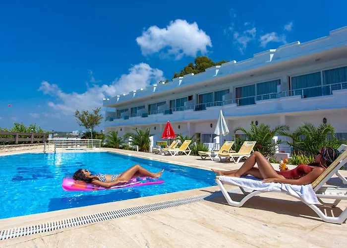 Hotel Side Beach Club 3*