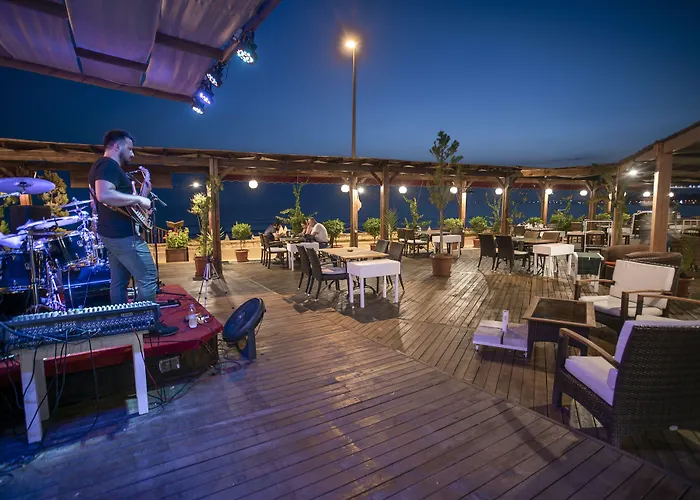 Side Beach Club Hotel