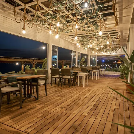 Club Hotel